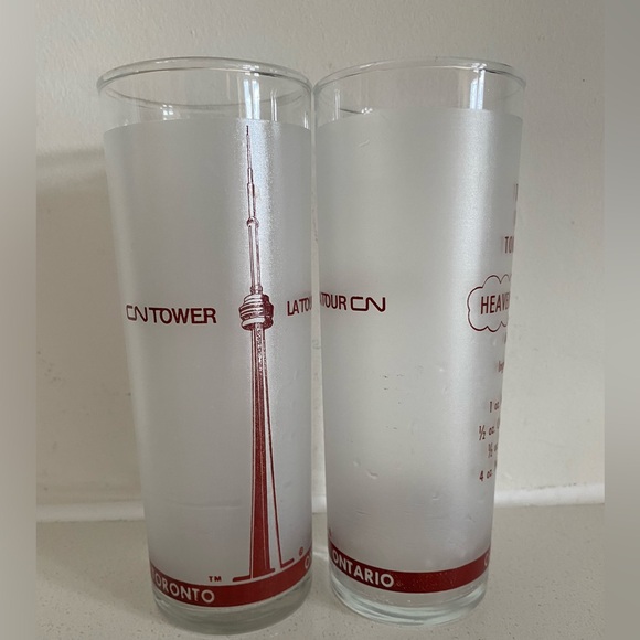 CN Tower Souvenir Highball Glass x 2 Frosted "Top Of Toronto" "Heavens Above" - Picture 4 of 6